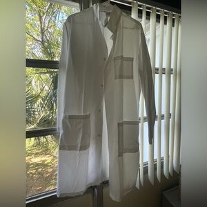 New lab coat with Pockets